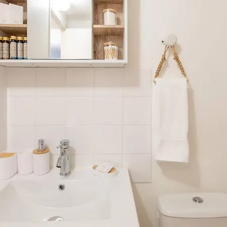 Apartment Amazing Stylish Studio, Well Located Near Metro, Bastille Neighborhood *