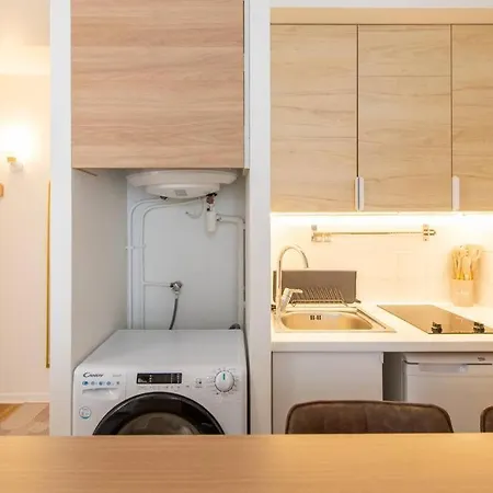 Apartment Amazing Stylish Studio, Well Located Near Metro, Bastille Neighborhood *