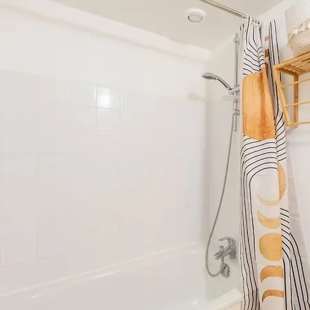 Amazing Stylish Studio, Well Located Near Metro, Bastille Neighborhood * Paris