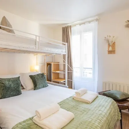 Apartment Amazing Stylish Studio, Well Located Near Metro, Bastille Neighborhood