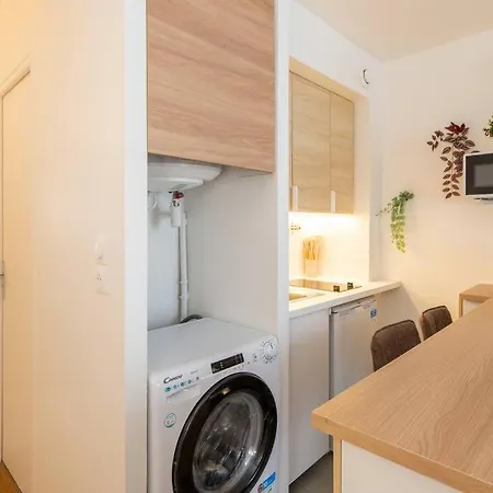 Apartment Amazing Stylish Studio, Well Located Near Metro, Bastille Neighborhood Paris