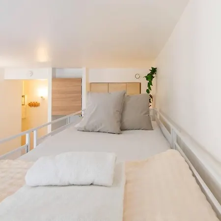 Amazing Stylish Studio, Well Located Near Metro, Bastille Neighborhood