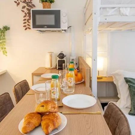 Amazing Stylish Studio, Well Located Near Metro, Bastille Neighborhood Apartment *