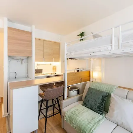 Amazing Stylish Studio, Well Located Near Metro, Bastille Neighborhood Apartment Paris