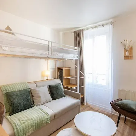 Amazing Stylish Studio, Well Located Near Metro, Bastille Neighborhood Apartment Paris
