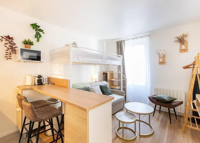 Apartment Amazing Stylish Studio, Well Located Near Metro, Bastille Neighborhood Paris