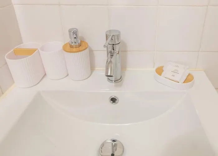 Amazing Stylish Studio, Well Located Near Metro, Bastille Neighborhood *
